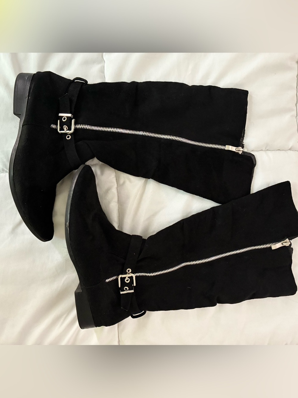 Women’s Black Knee-High Zip Buckle Boots